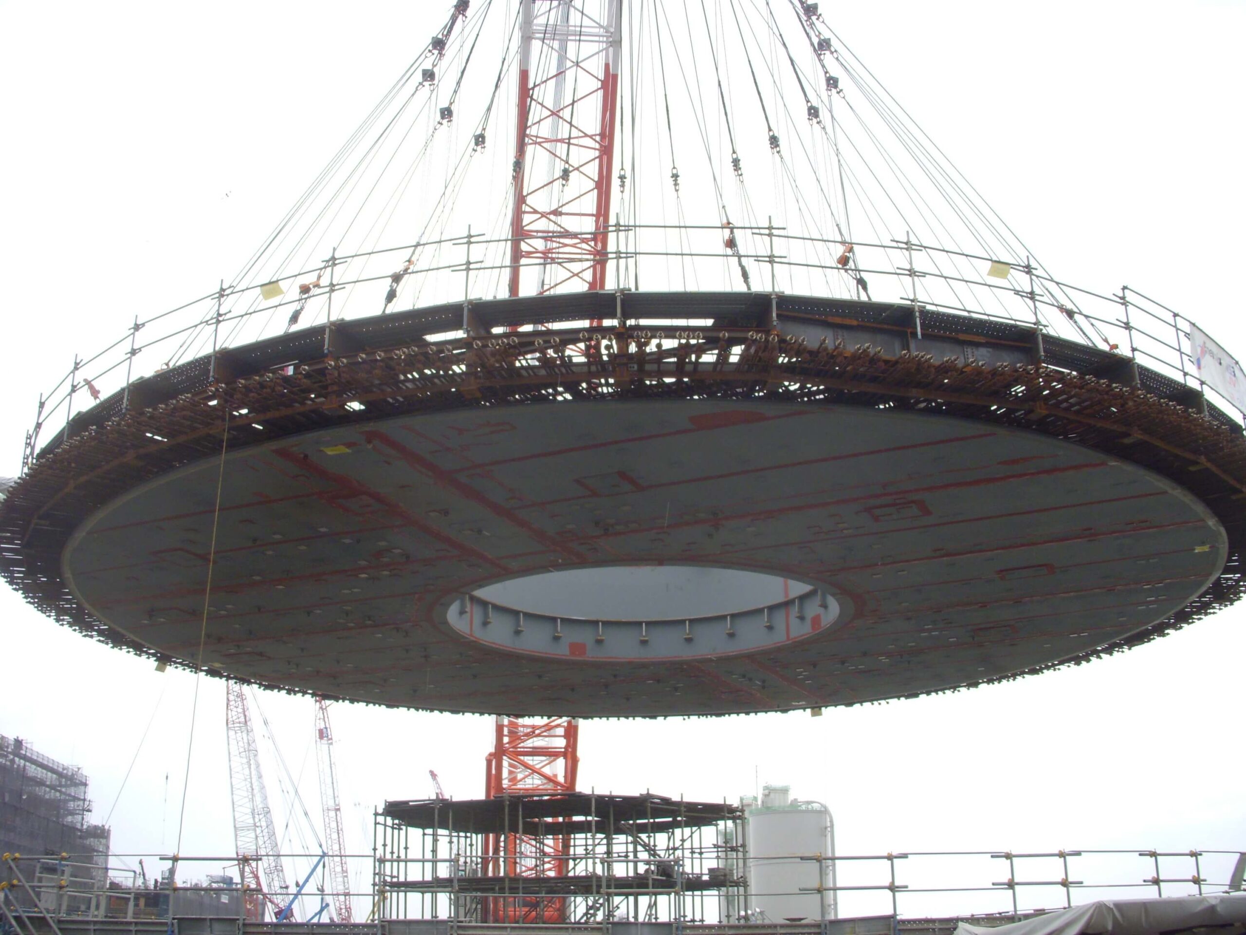 スラブ大型鉄骨モジュールの写真