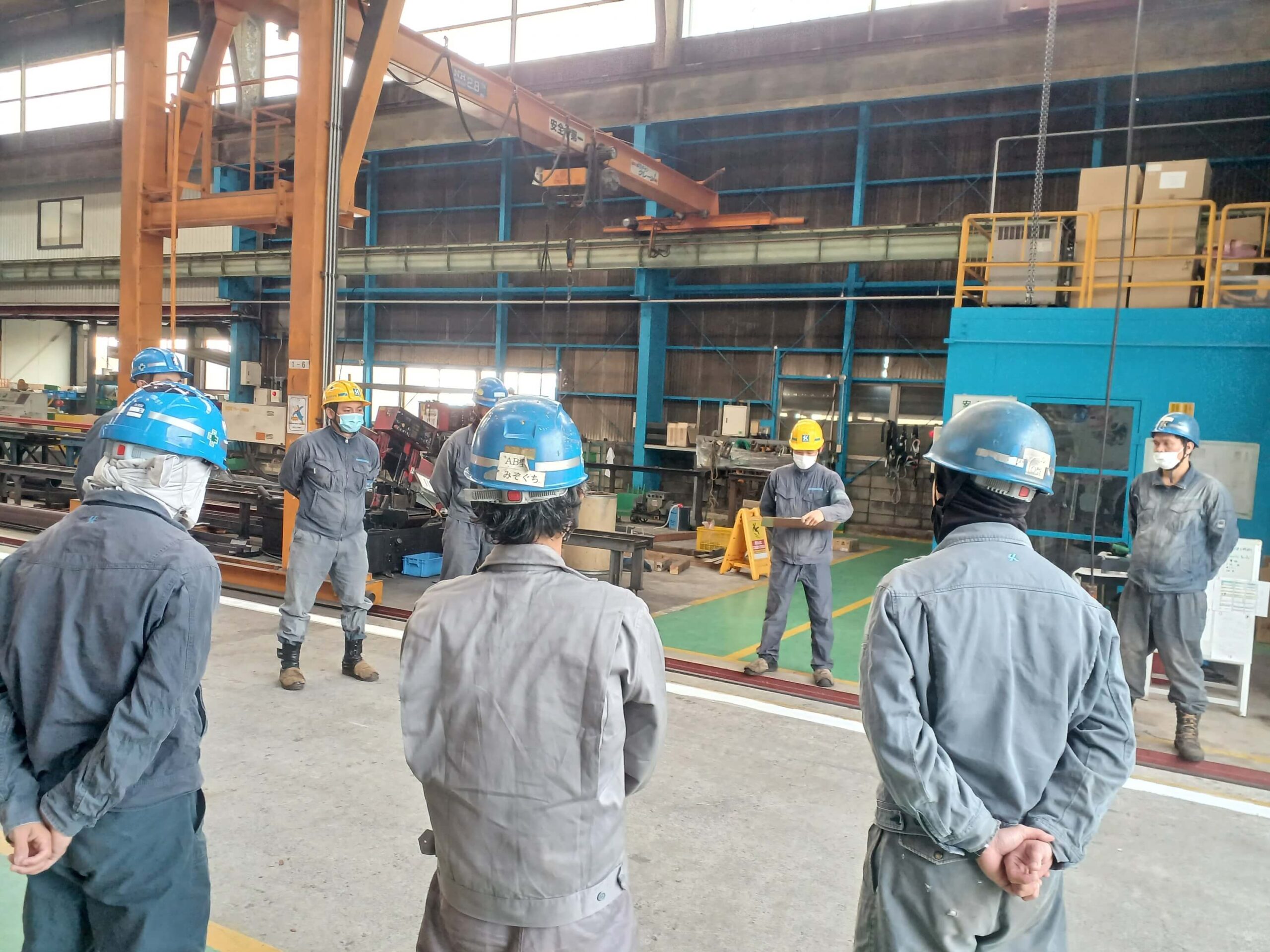 ラジオ体操・全体朝礼・チーム毎の朝礼の写真