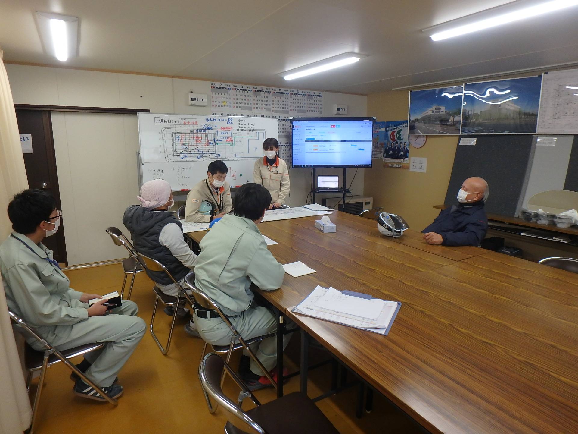 協力業者との打合せの写真