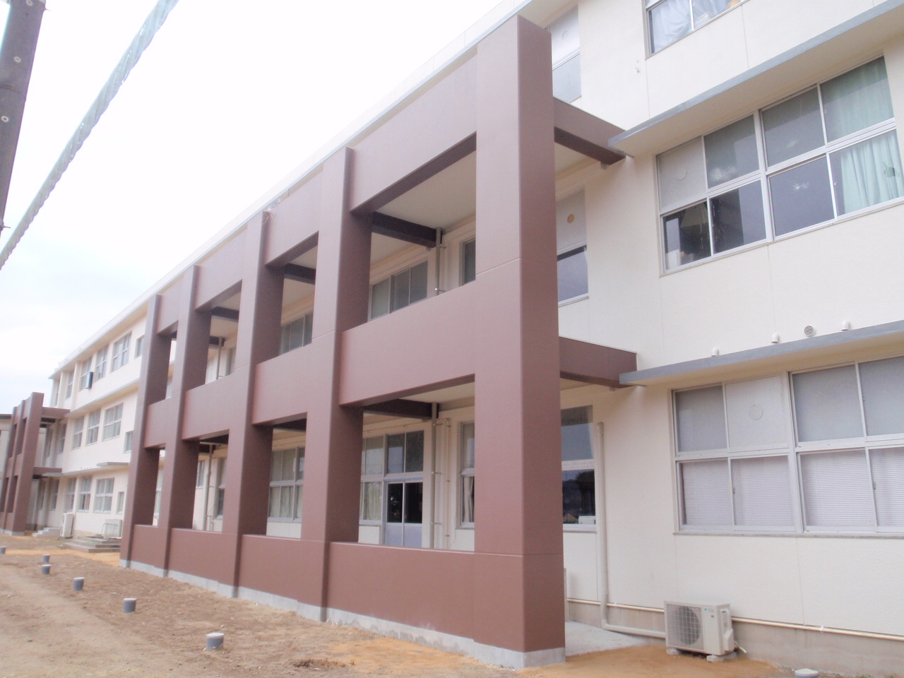 越ヶ浜小学校校舎耐震補強工事の写真