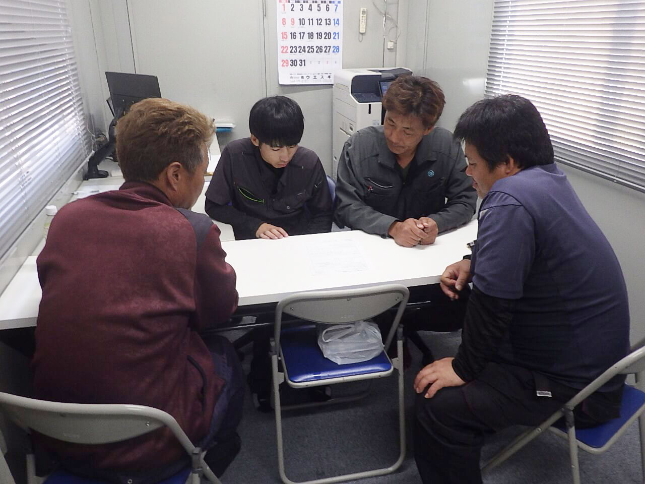 朝礼・安全事項確認の写真