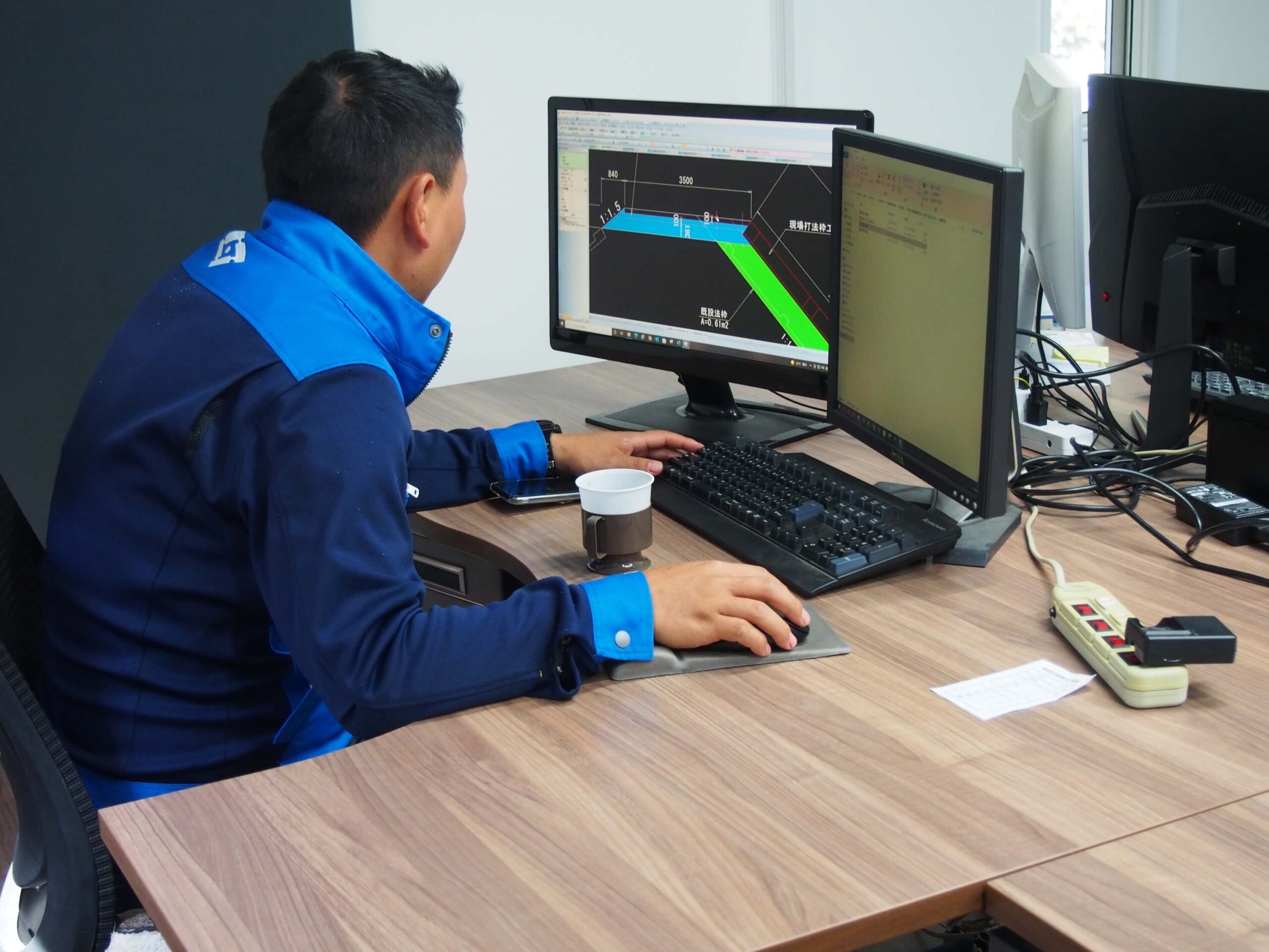 工務部(現場監督)の写真