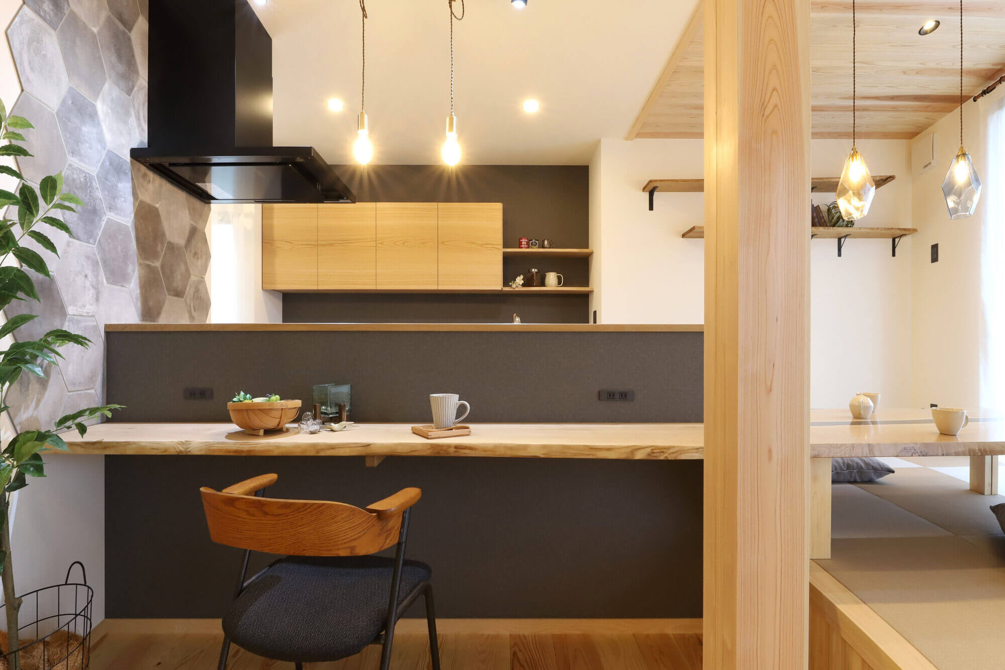 大工さんの造作レジン一枚板座卓の写真