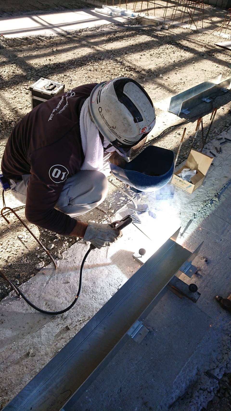 午前工事開始の写真