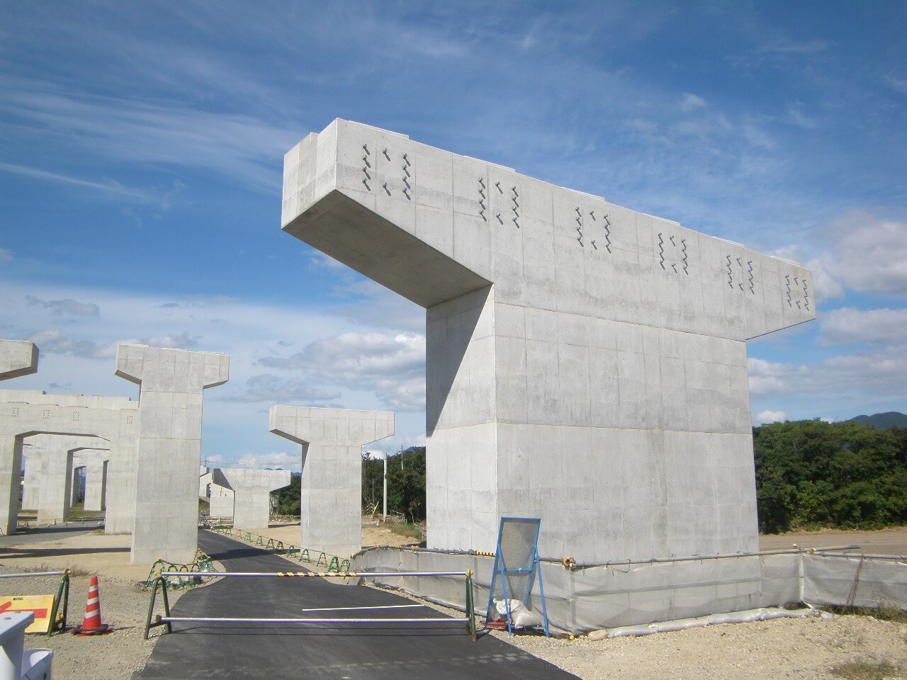 下関北バイパス配下部工事の写真