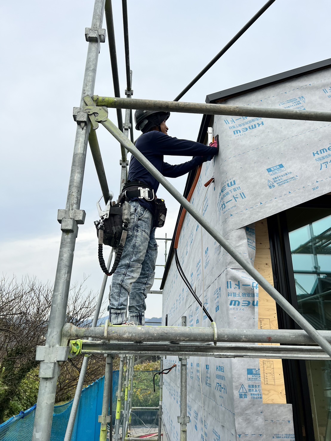 防水シート貼りの写真
