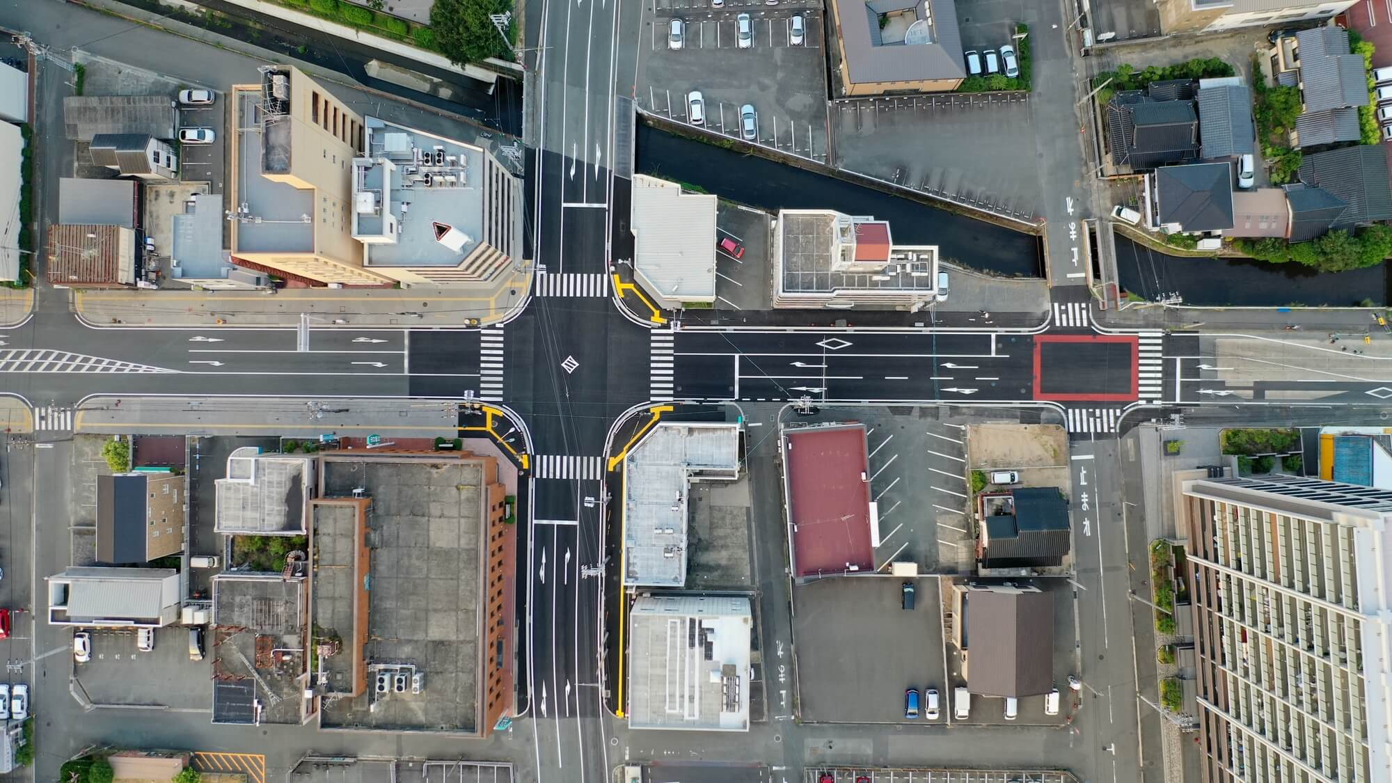 矢足新山口駅線道路整備工事の写真