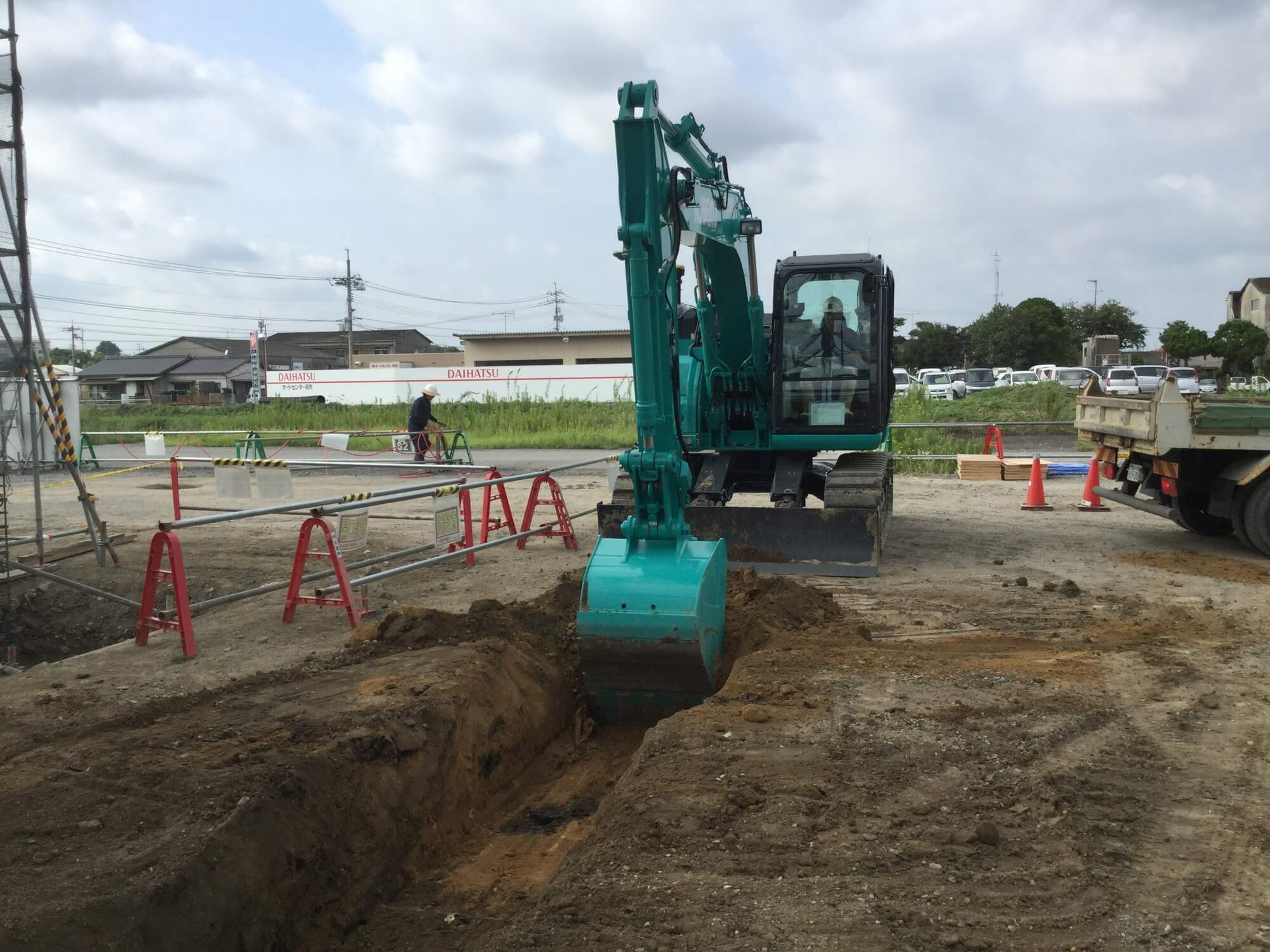 作業開始　保護具を着用し、作業開始の写真