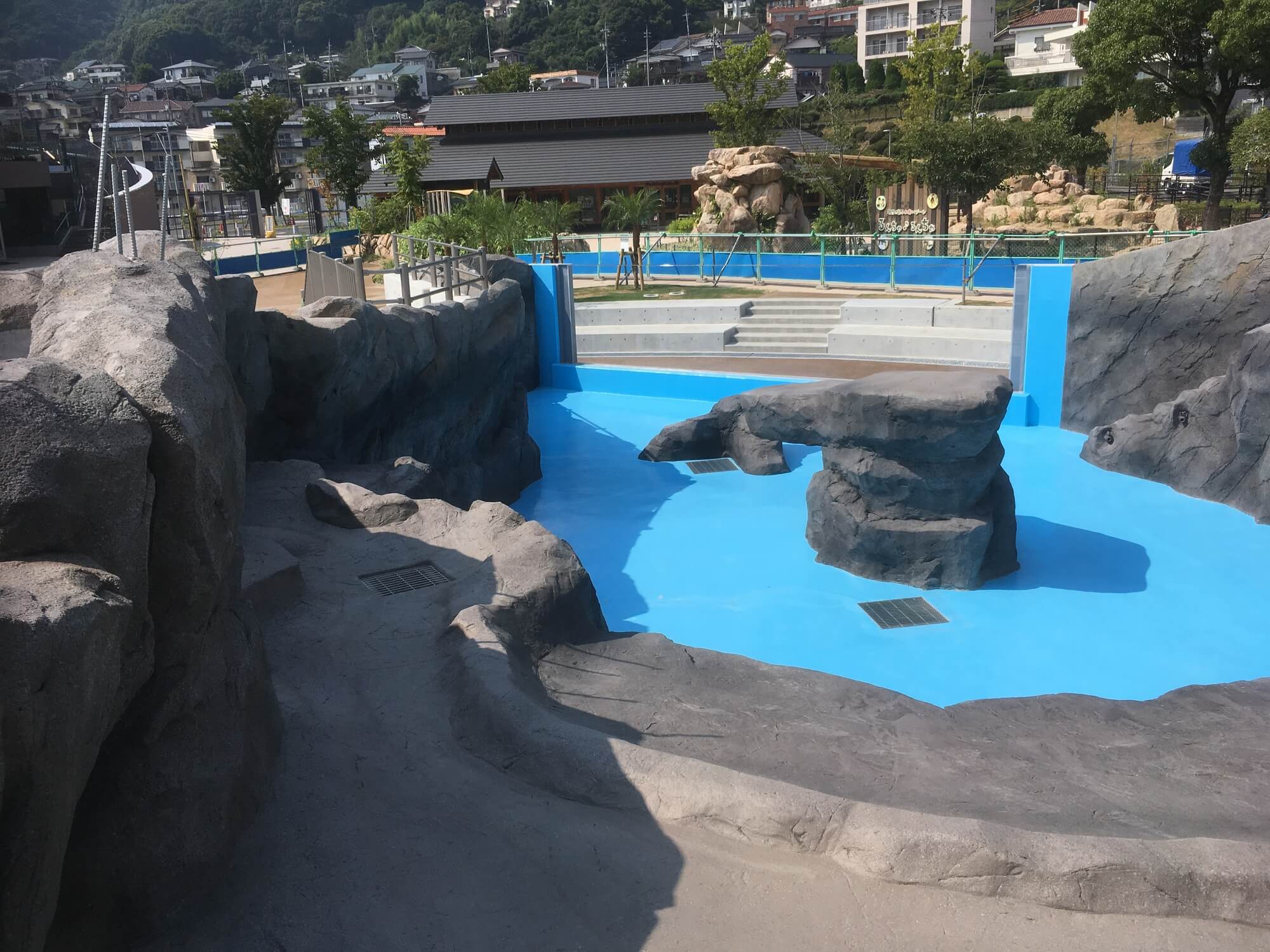 徳山動物園リニューアルペンギンエリア整備工事の写真