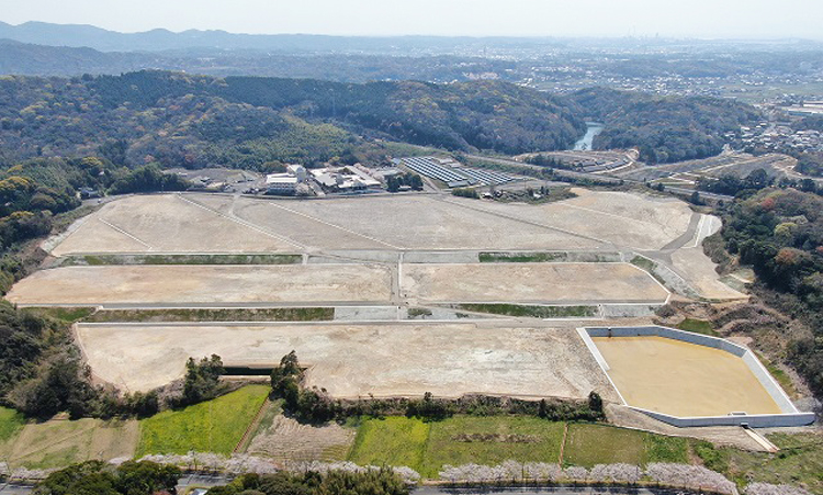 山口高畑太陽光発電所建設 工事に伴う敷地造成工事の写真