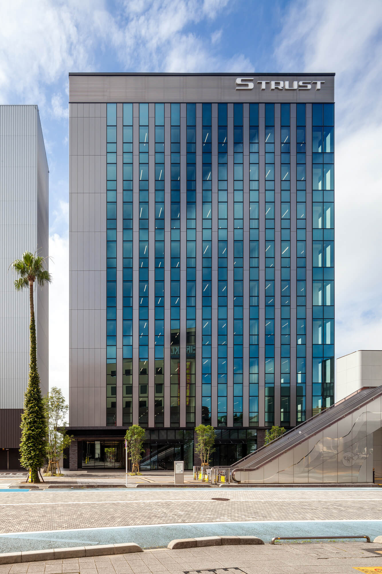 エストラスト下関センタービルの写真