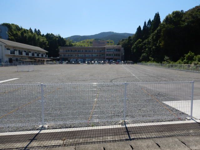 Ｆ様駐車場整備工事の写真