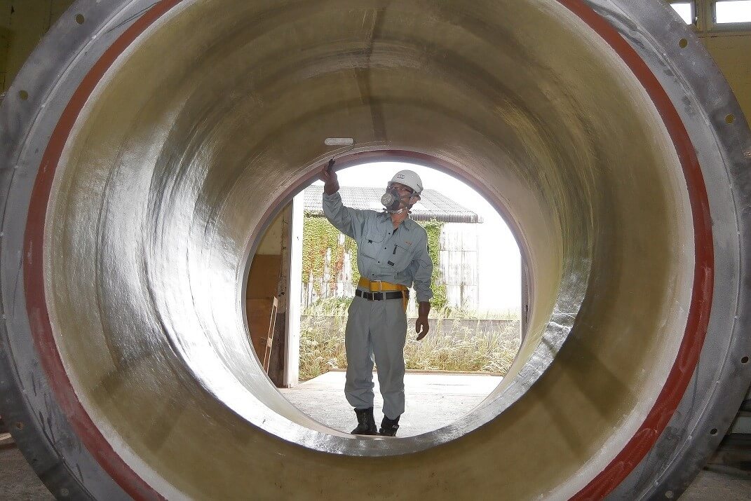 発電所煙道FRP工事の写真