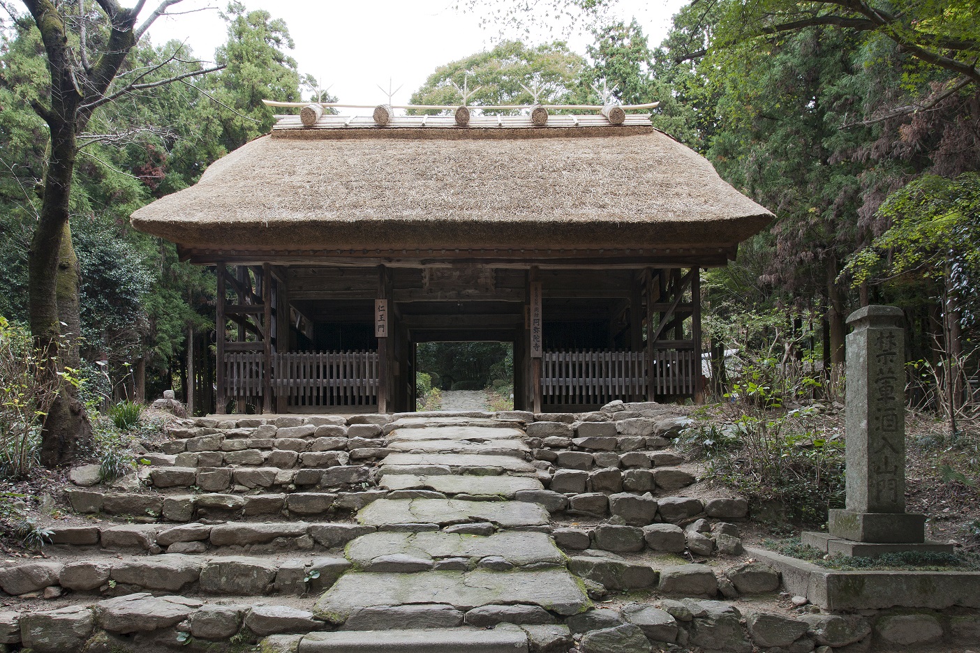 阿弥陀寺仁王門の写真