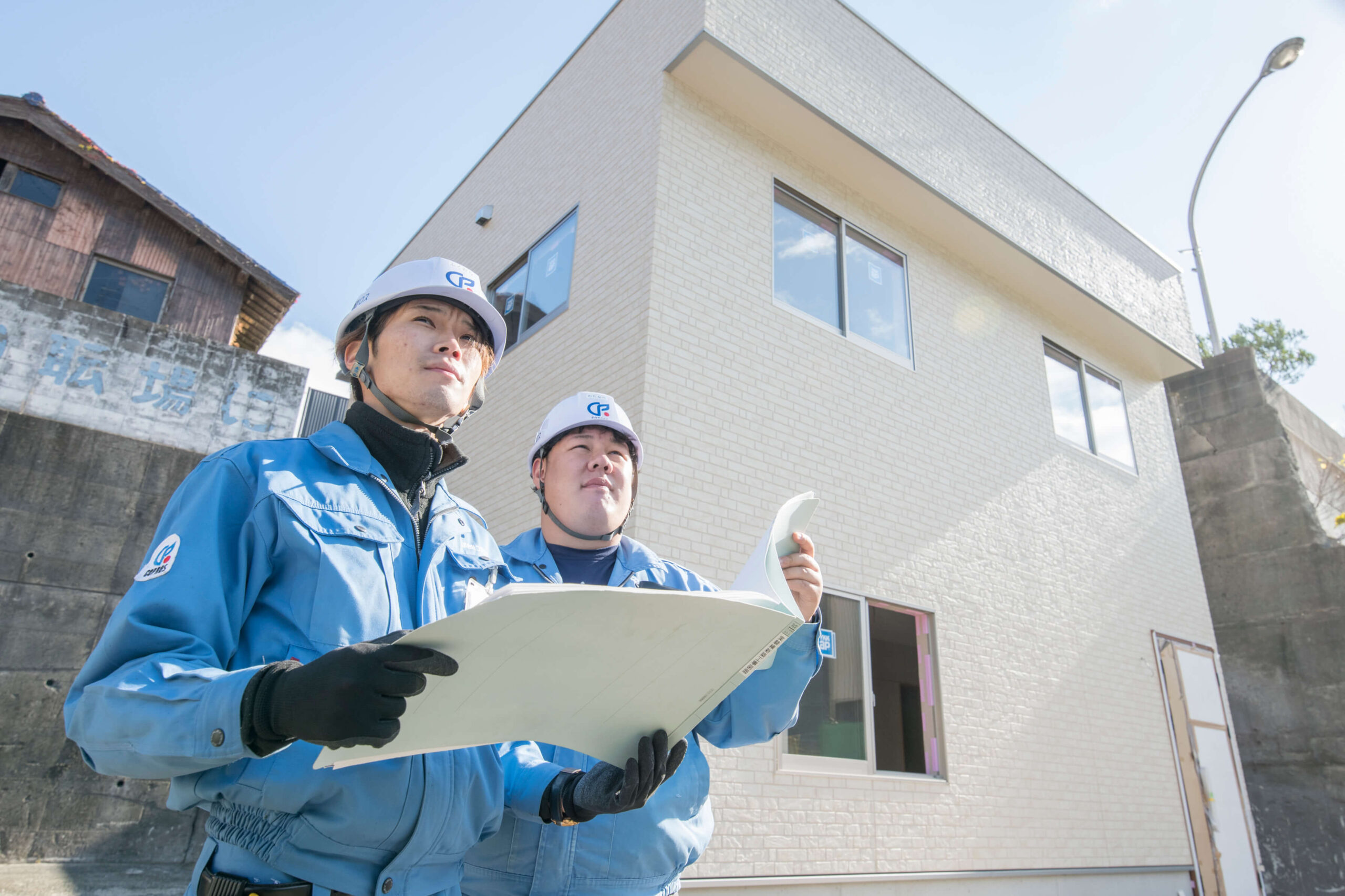 現場片付け、安全確認の写真
