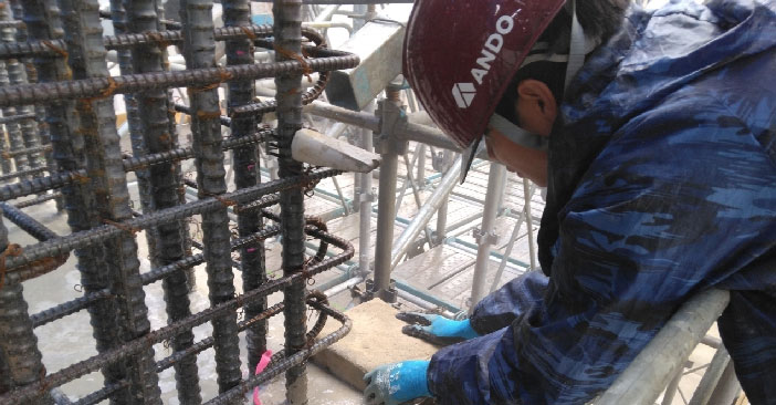 ブリーディング水の除去の写真