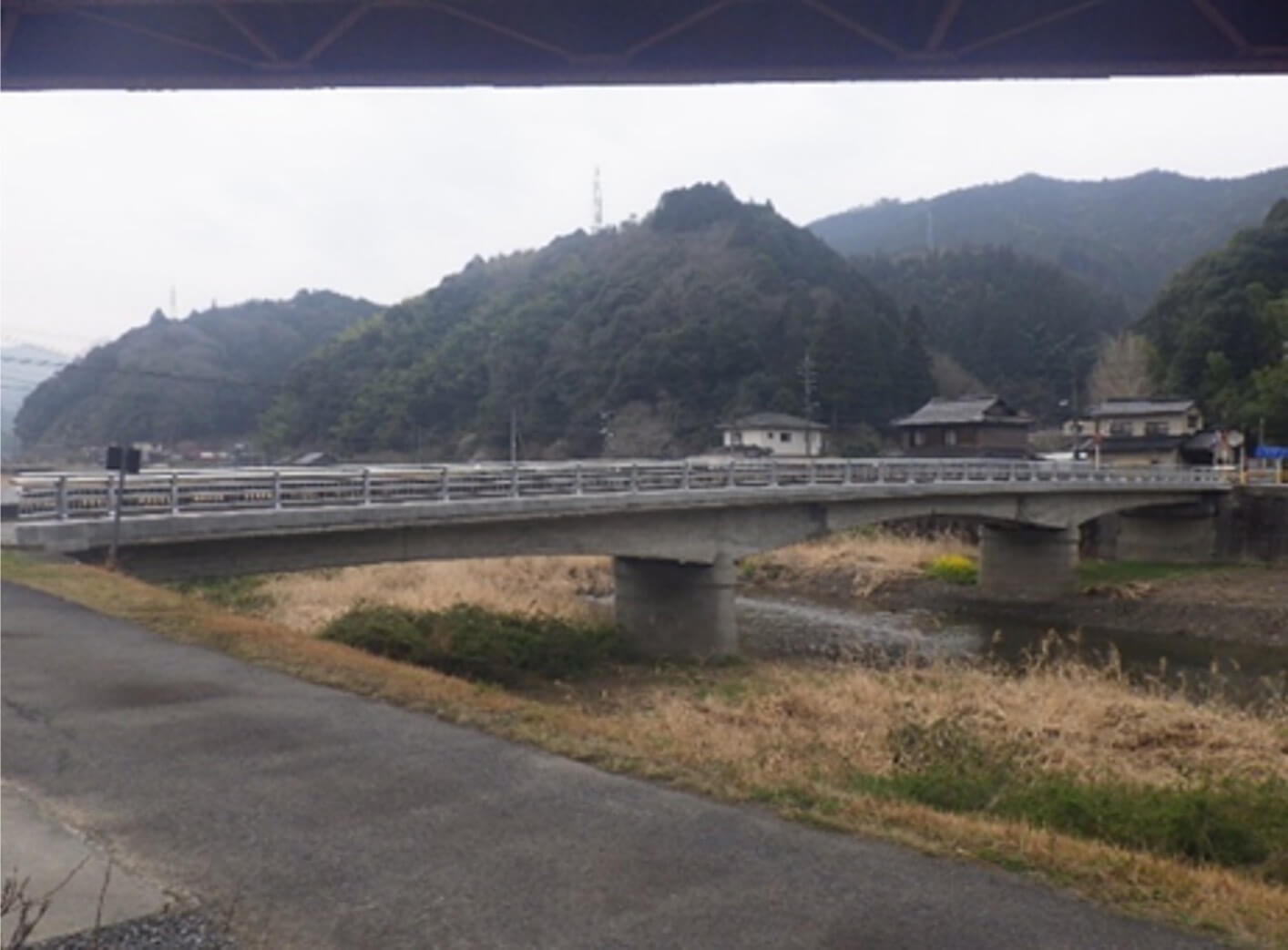 橋梁補修工の写真