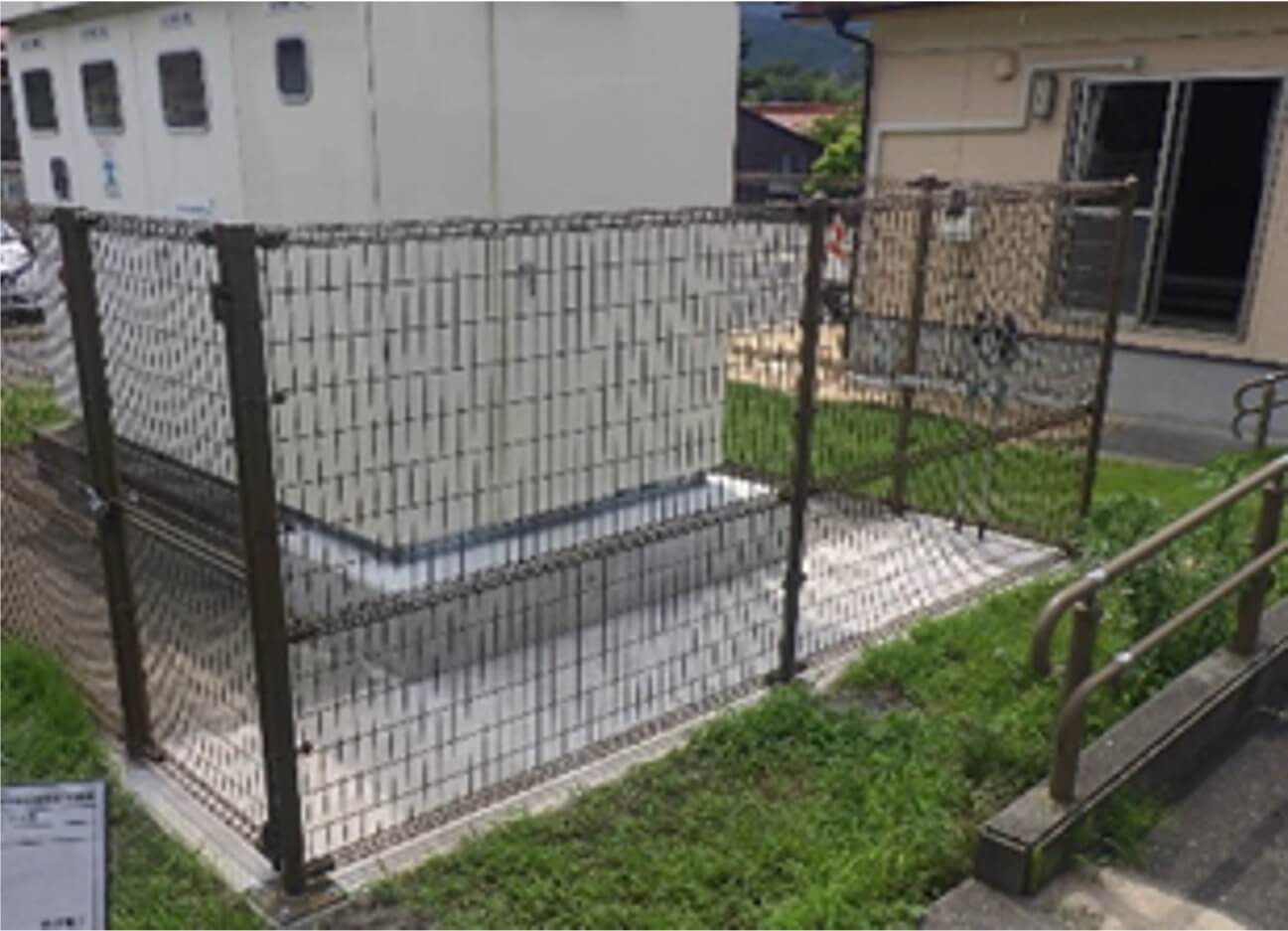 フェンス設置工の写真