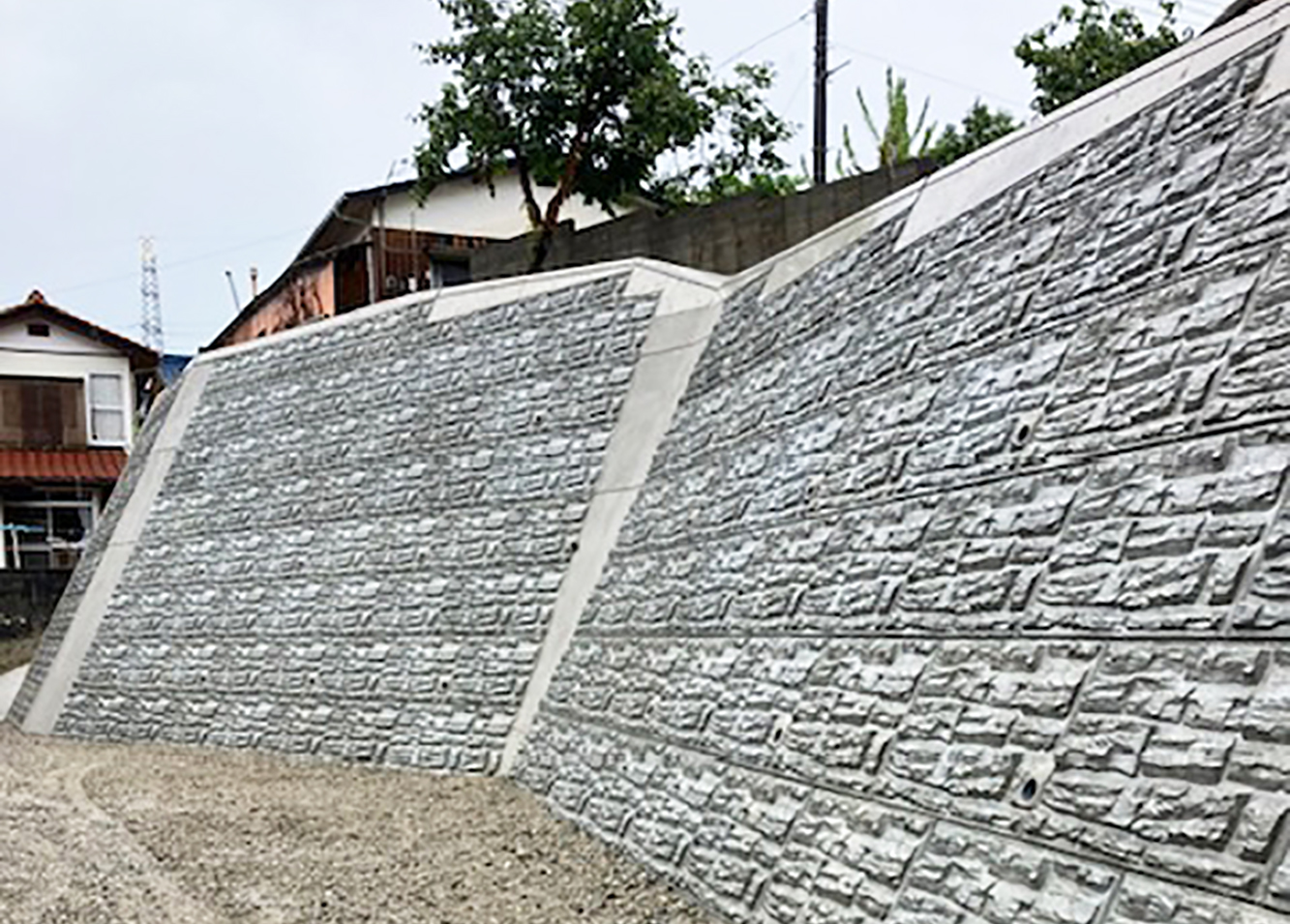 民家裏法面対策の写真