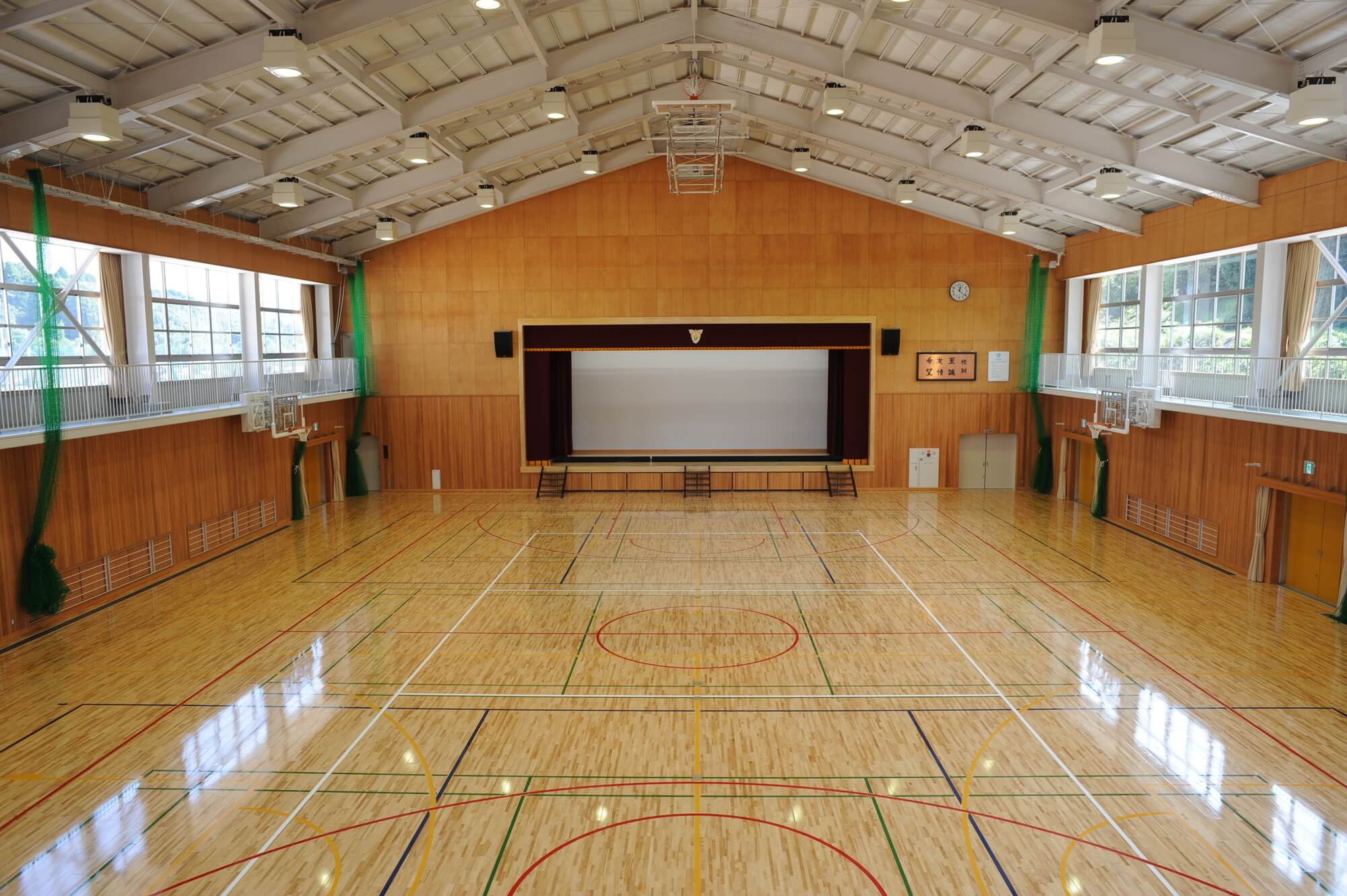 熊毛中学校 体育館の写真