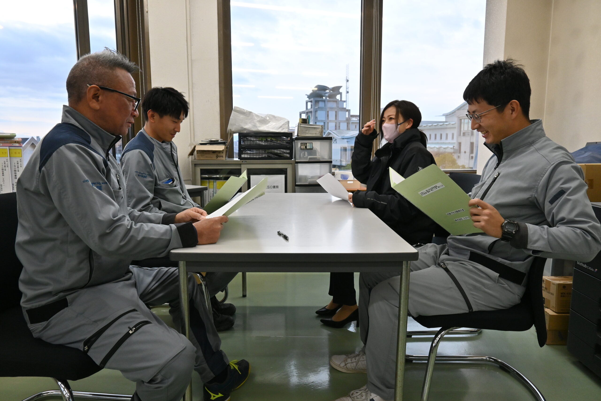 出社／ミーティングの写真