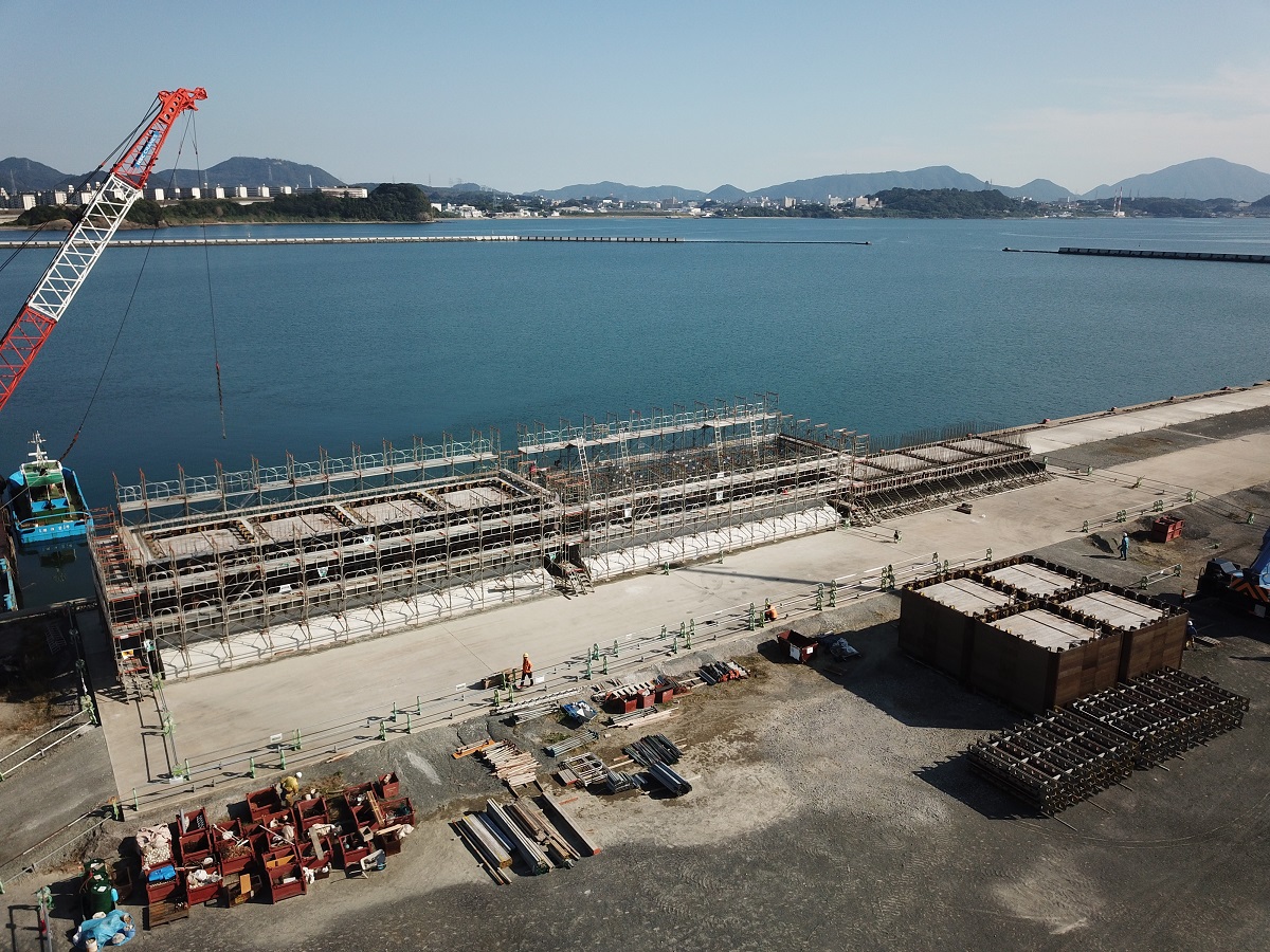 令和2年度下関港（新港地区）岸壁（-12ｍ）ケーソン製作工事の写真