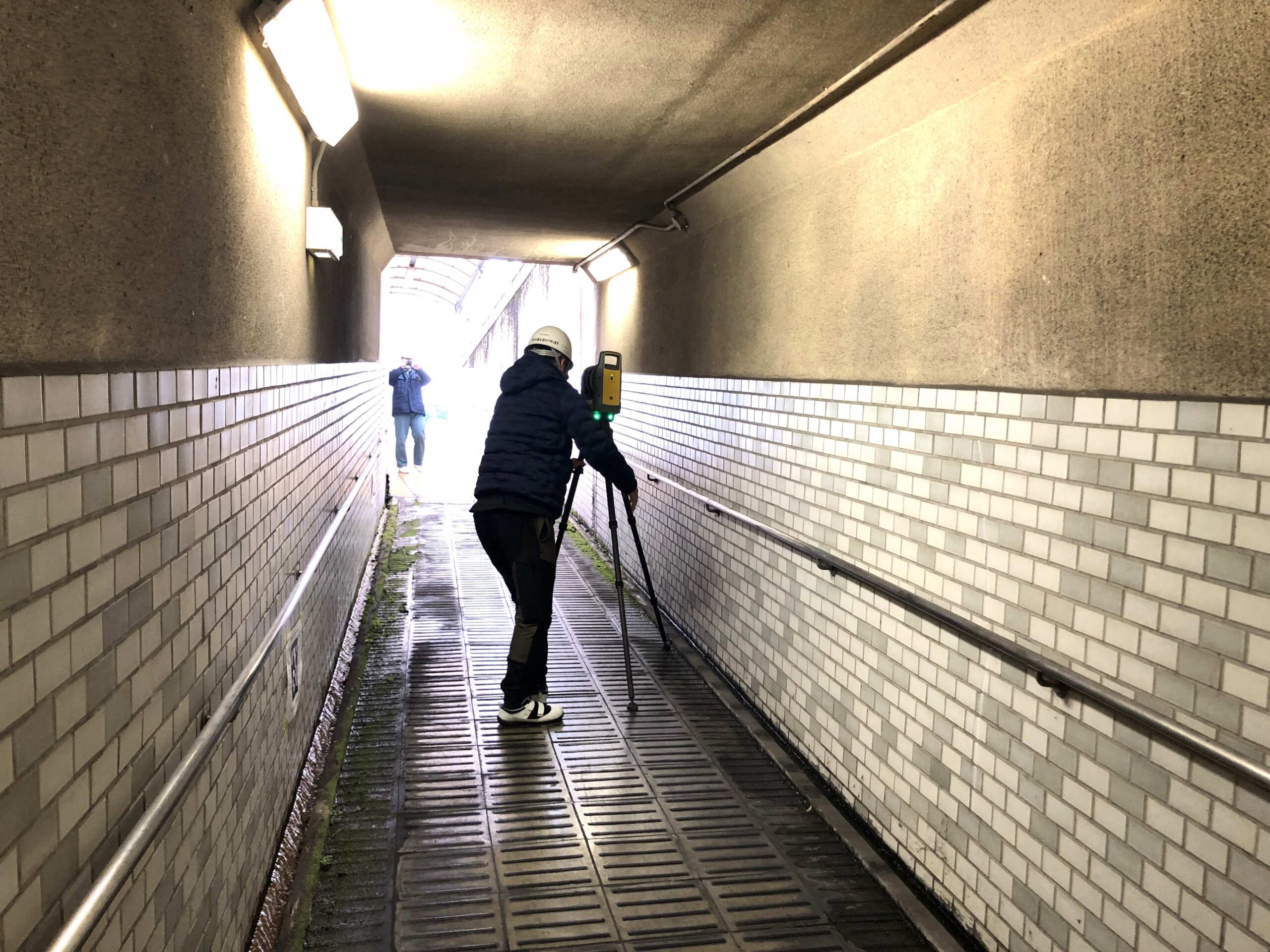 現地測量、打合せ協議の写真