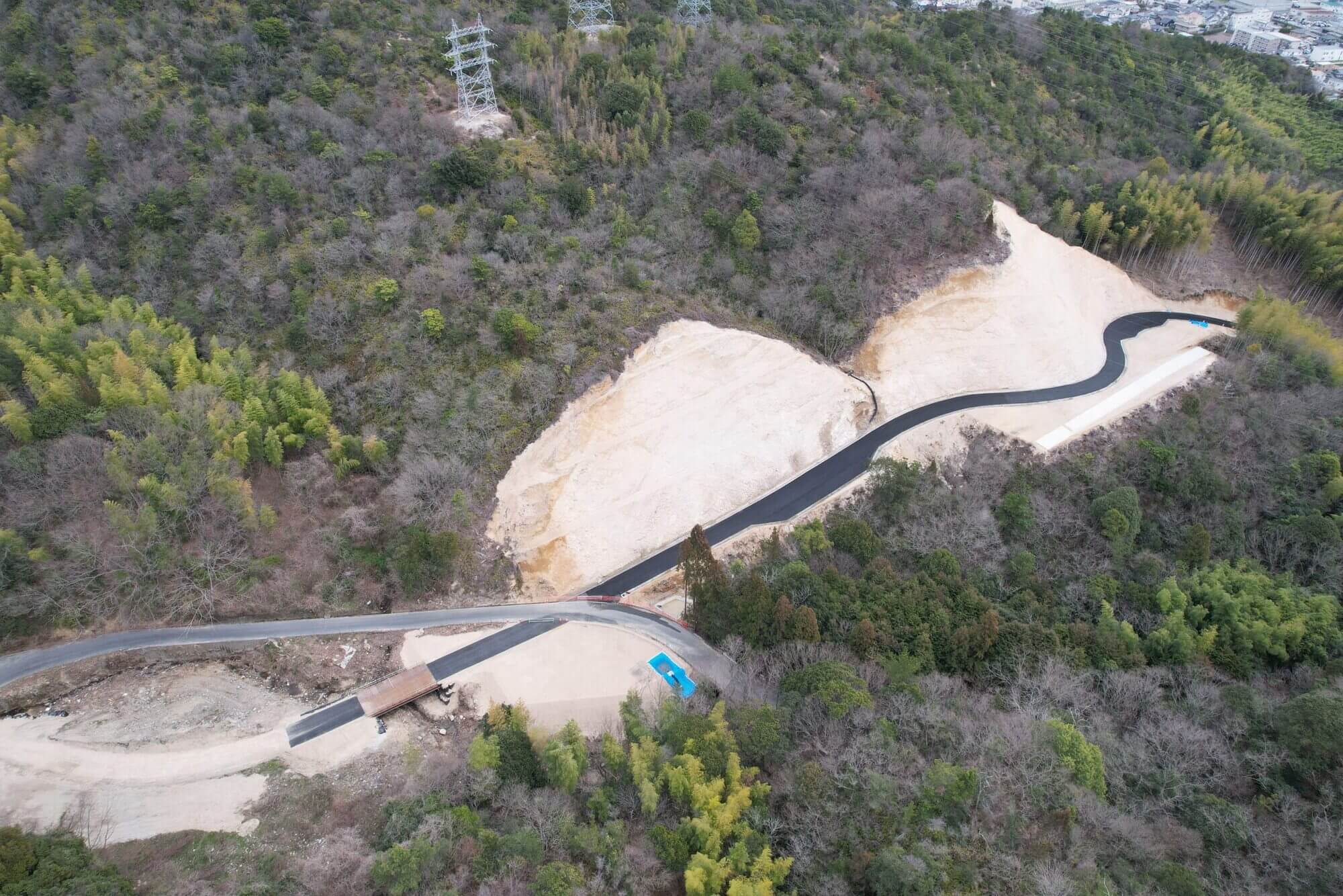 令和3年度岩国・大竹道路室の木地区第3改良工事の写真
