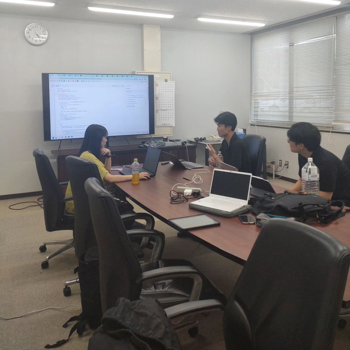 資格試験やプログラミングなどの勉強の写真