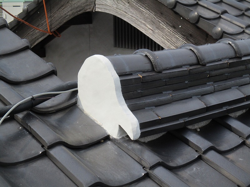 棟コーキング、漆喰塗り替え工事の写真