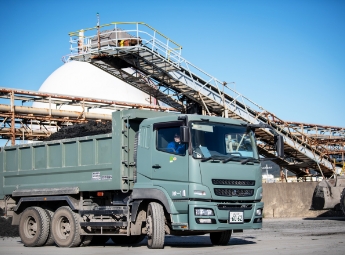  プラント構内作業の仕事の写真