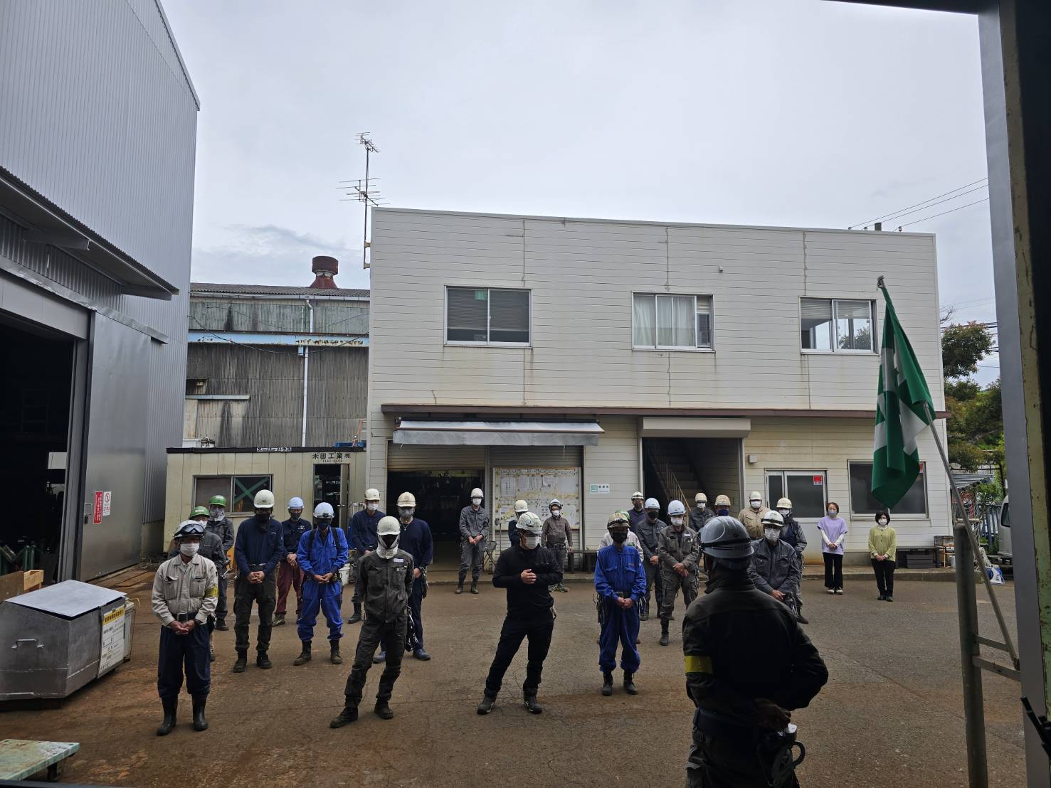 出社・朝礼の写真