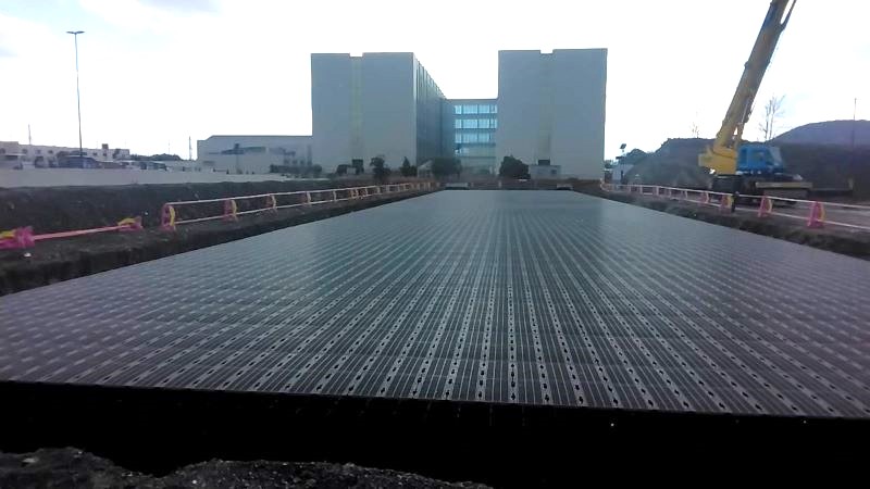 山陽小野田市立山口東京理科大学 駐車場・テニスコート整備事業（テニスコート側）の写真